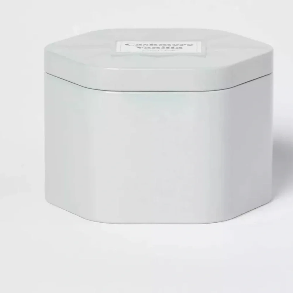 THRESHOLD NWT 3 wick tin candle -cashmere vanilla -18oz